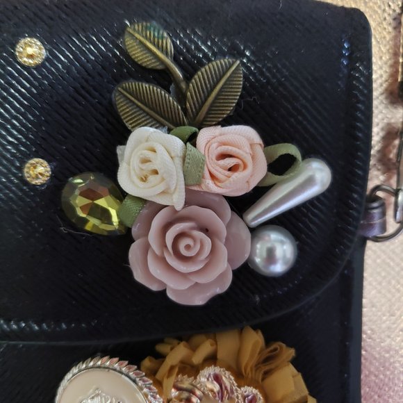 BEAUTIFUL CROSSBODY/WRISTLET EMBELISHED SMALL BAG - Picture 6 of 12